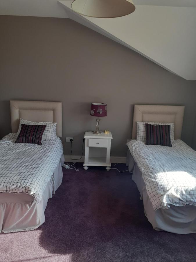 Single Or Twin Room In Lovely Country Residence Nobber Екстериор снимка