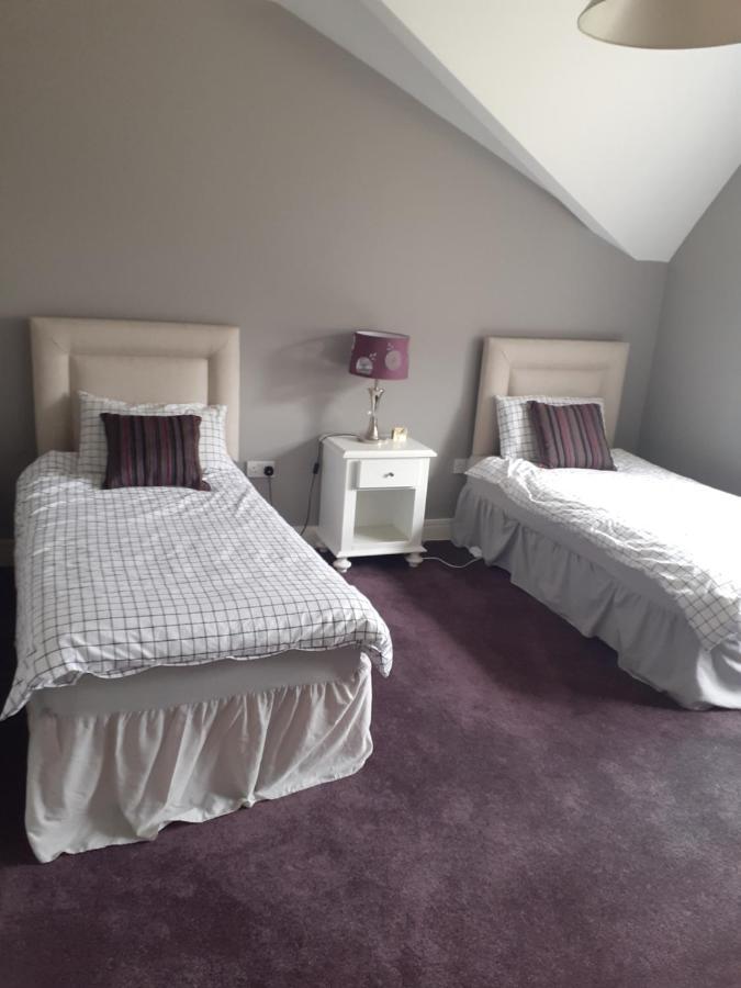 Single Or Twin Room In Lovely Country Residence Nobber Екстериор снимка