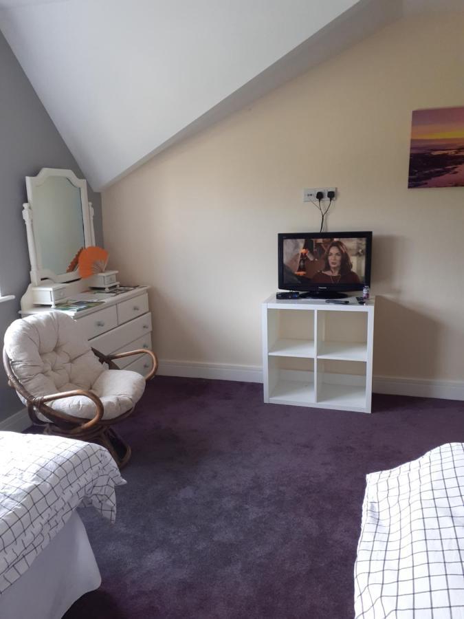 Single Or Twin Room In Lovely Country Residence Nobber Екстериор снимка